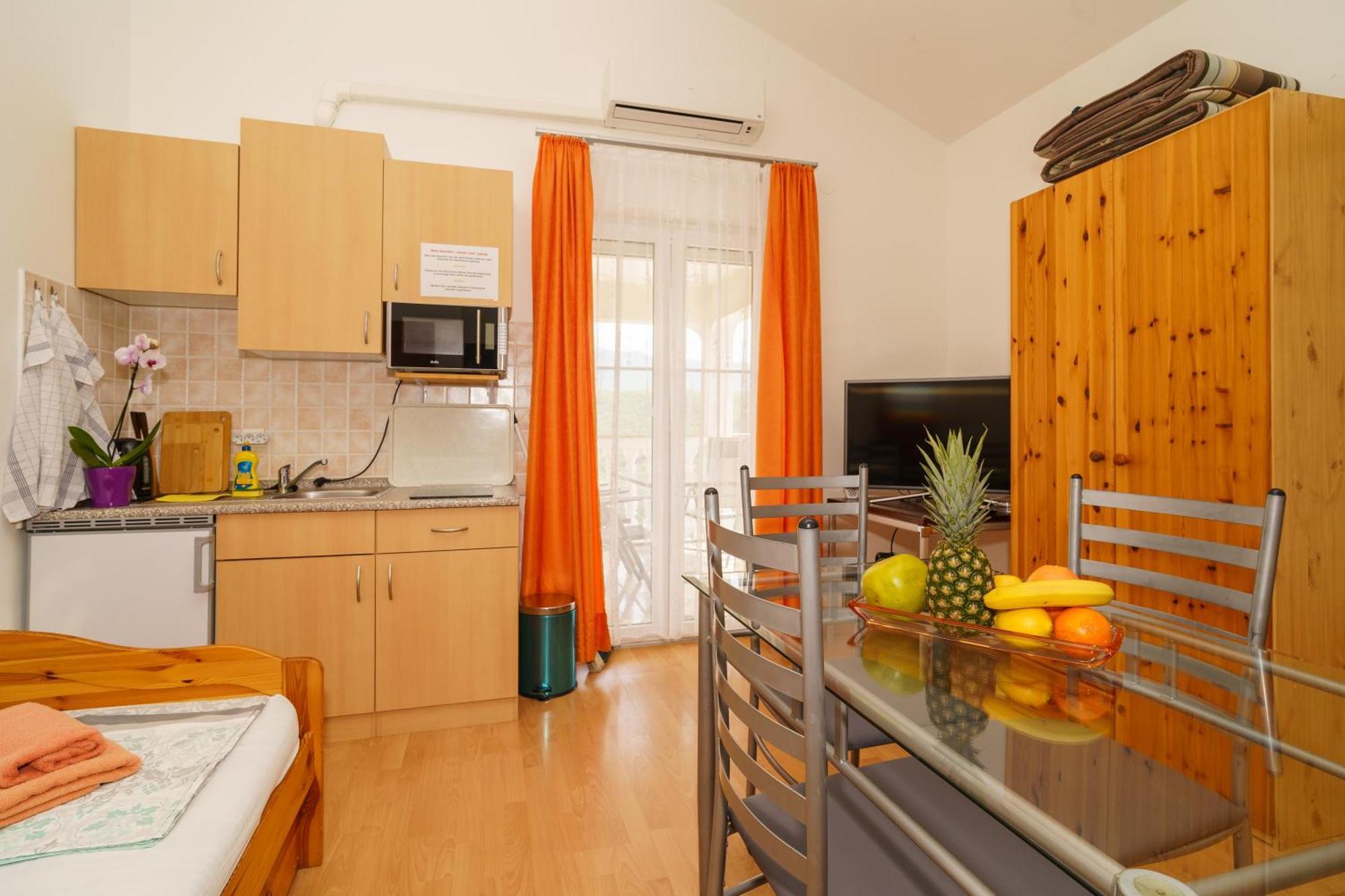 Holiday home Kuca Orhidea
