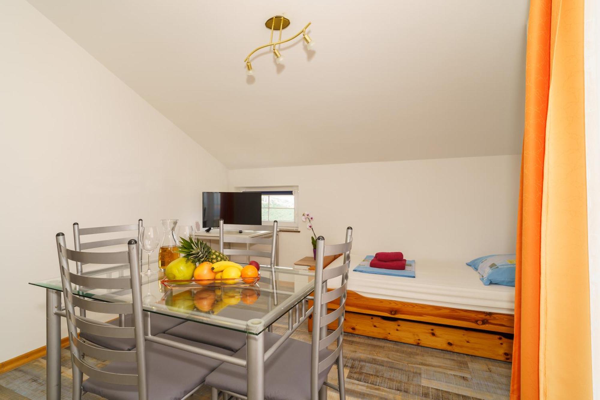 Holiday home Kuca Orhidea *